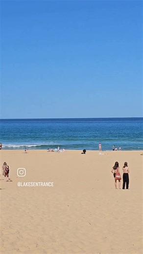 Beautiful day in Lakes Entrance!! #lakesentrance #beachday #beach #gippsland #gippslandlakes Content: Beachcomber Holiday Units | Lakes Entrance