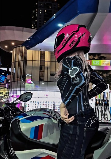 Reflections in His Eyes: A Biker's Connection
