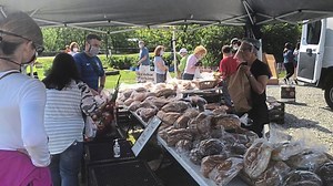 Vendors celebrate return of Ligonier Market