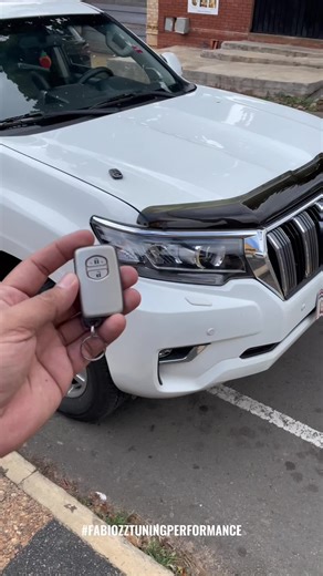 Programación de Llave Electrónica para Toyota Land Cruiser