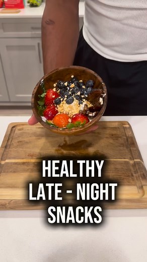 641 reactions · 87 comments | Healthy High Protein Fruit & Yogurt Bowl #latenightcravings #healthyrecipes | Brandon Palmer | Facebook
