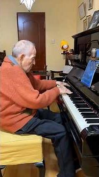 Maestro Rafael Prieto, at over 90 years old, performing the Fantaisie Impromptu - Frédéric Chopin