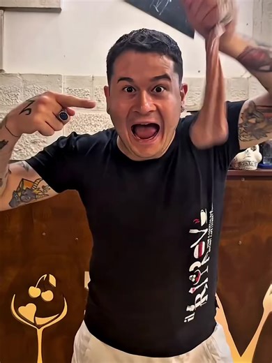 Funny Waiter Prank Videos that Will Make You Laugh