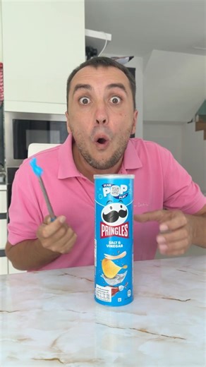 HOW DOES HE DO THIS TRICK? 😎