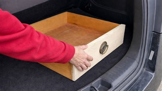 She saves an old drawer for this genius living room idea!
