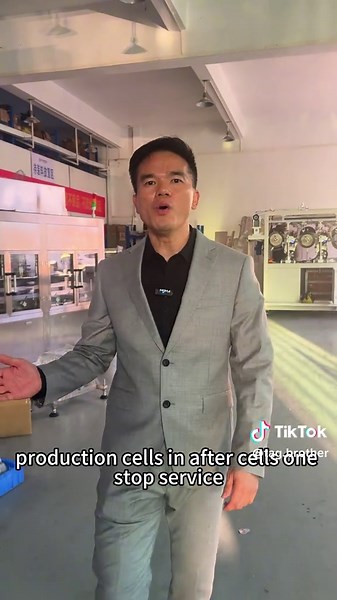 ‏Welcome to the chinese factory#labelingmachine #customlabelingmachine