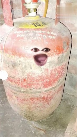 Cylinder VS chulha 😂🤣 #seedhai_puns #shorts #comedy #funny #viralshots #Thetharpuns