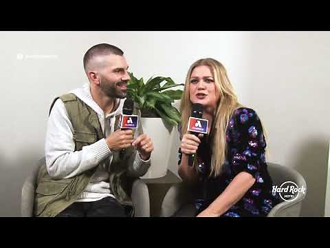 Kelly Clarkson backstage at Audacy's We Can Survive 2023