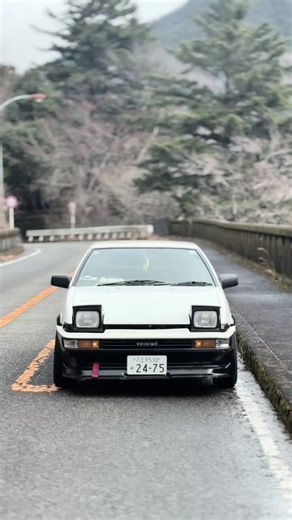 Explore the Toyota AE86: A JDM Icon