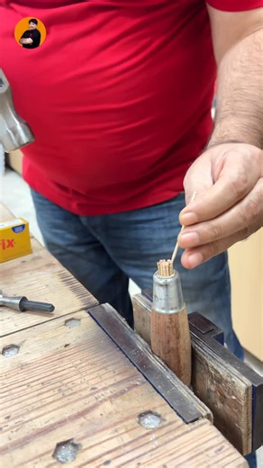 OfficialfurnitureRayat on Instagram: "chisel Hand tight Technique #woodworking #wood #tools"