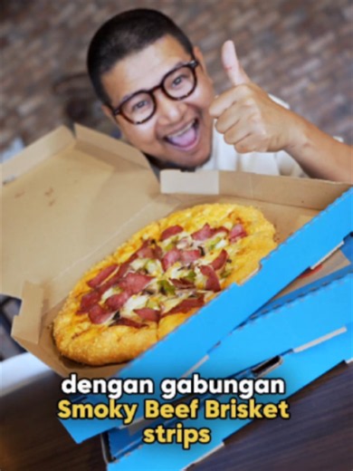 Pizza atau Steak 🤔? Korang boleh dapatkan Steak atas Pizza di Domino’s jeee sekarang! Inovasi paling best Steak Pizza 🥩 🍕! 🍕Cheese & Steak Beef Signature - Smoky Beef Brisket strips Onions Green Peppers & Mushroom with Grilled Cheese Sauce 🍕Cheese & Steak Chicken Classic - Grilled Chicken Steak Chunks Chicken Sausage Onions Grilled Cheese Sauce 🍕Cheese & Steak Chicken Deluxe - Grilled Chicken Steak Chunks Onions Green Peppers & Cherry Tomatoes with Rich Grilled Cheese Sauce Lagi best dimak