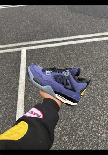 JORDAN 4 LAKERS 💜💛 Tomorrow’s release is already available at ThePatrickCollection. Skip the wait and secure your pair now. Sizes available: 7.5, 9.5, 10, 11, 12, 12.5 $300 Limited pairs loaded and ready to ship. All orders ship within 24 hours (Mon–Sat). Shipping Timeframes (UPS Ground): • Within 300 miles of Washington, DC: 1–2 business days • East Coast: 1–3 business days • West Coast: 3–5 business days ✈️ Next Day shipping available at checkout 🔗 Link in bio 🌐 ThePatrickCollection.com 🛒