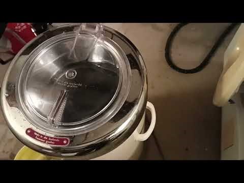 Vintage 1960s' miele spin dryer in action