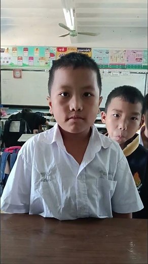 A vocabulary guessing game about fruits. Even the teacher doesn't remember much! #game #English #fun