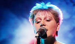 Cocteau Twins - Pearly Dewdrops' Drops Live on the "Old Grey Whistle Test" BBC February 24, 1984 | Indie Cabinet