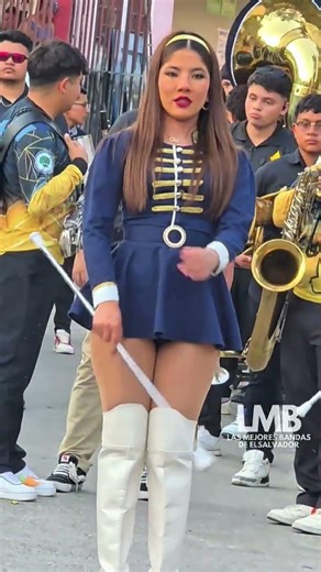 💃 Bella Salvadoreña #cachiporras #baile #musicband #dance #viralvideo #bastoneras #palillonas