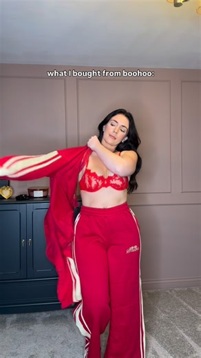REBECCA HOBSON on Instagram: "the red tracksuit is screaming spice girls if you ask me 🤣❤️🌶️ you can use my code REBECCAH for discount too! #haul #tryon #tracksuit #ootd #whatiworetoday"