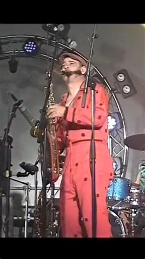 nugs on Instagram: "New shows from this earlier year are hitting the nugs app this holiday season! Head to the app for the first batch of shows and stay tuned for more to come ❄️ 🎸 ➡️ nugs.net/cahoneydrops New to nugs? Start a 7-day trial to listen or get your first year of streaming for $99.99 during the nugs All Access promo!"