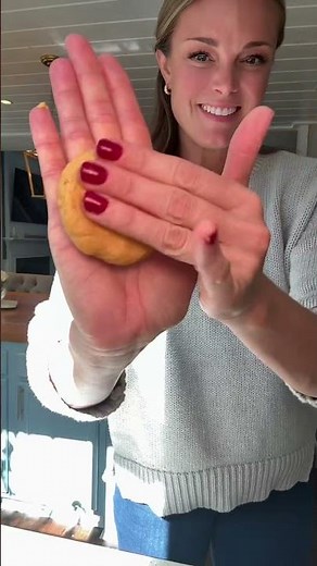 Pumpkin cream cheese + #snickerdoodles = 🤤 These cookies are on my top 5 favorite #cookies list!