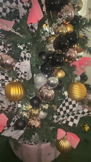 Girly vibes, gold glam, and a little checkered spice. This tree understood the assignment! 💖✨ #PinkChristmas #GlamTree #HolidayVibes | Jasmin Franklin