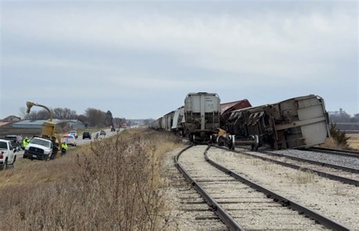 Crews sent to train derailment near Alta, IA