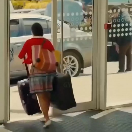 The black Porsche had barely come to a stop when Sophia's phone rang. The name "Daniel Clementson" flashing on the screen made her fingers hesitate. Before she could answer, a shadow fell across the hood of her car. "Miss Lowell, Mr. Roscente is waiting for you." Zachary Evans' perpetually expressionless face appeared outside her window. Sophia gripped the steering wheel, her knuckles turning white. "Tell Mr. Roscente I have plans." She declined the call and started the engine. Zachary yanked op