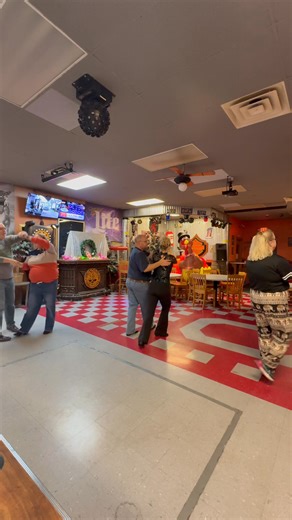 This Intermediate swing class is hot  #rhythm Rising to every challenge I’ve presented in new patterns ⭐️⭐️⭐️⭐️ | Rhythm & Latin Ballroom w/ Cari Lynn | Facebook