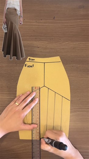 Papahanyy on Instagram: "Guide to Designing the Mermaid Skirt Pattern: Focusing on the Flare and Seamlines.#sewing #fasion #design #tips #fblifestyle #viralvideos"