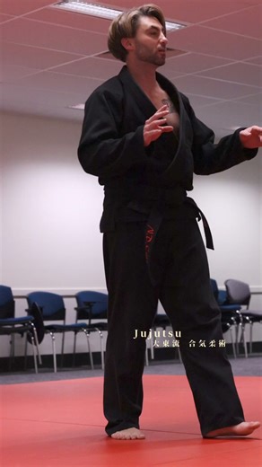 Soto konoha gaeshi Daito ryu aikijujutsu defence from the low line knife thrust. #jujutsu #aikido #hapkido #judo #samurai #ninja #anime #lofi #martialarts #武道 #大東流合気柔術 #合気道 #柔術 #특공무술 #합기도 | IGNIS martial arts academy