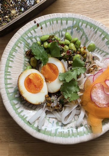 mayak eggs are called ‘drug eggs’ for a reason…UNREAL! ep 5 of #sophiemunchesnewmunch and i’ve seen this recipe everywhere! they are a perfect hack to have delish asian munch stored in your fridge, ready for any munching moment you have! recipe down below :) - 150ml of dark soy sauce - 100ml of water - 1 red chilli, diced - 2 garlic cloves, diced - 2 spring onion diced - handful of coriander, finely chopped - 2 tbsp of honey - 1 tbsp of sesame oil - 1 tsp of mirin - 1 tbsp of sesame seeds - 4 bo