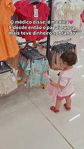 Ela sabe como ganhar o papi ahahahha #maternidade #paisdemenina #maternidadereal #maternidadehumor #humor | Jordana B. G. Anderle
