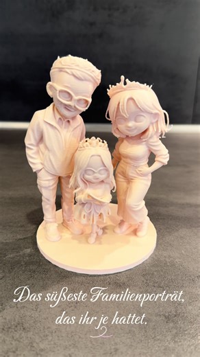 Eure Familie als individuelle 3D-Figur 🩷 Komplett personalisiert nach Foto. Perfekt als Geschenk oder Erinnerung. Für Bestellungen einfach DM ✨ #3ddruck #3dprint #personalisiertegeschenke #familienfigur #custommade