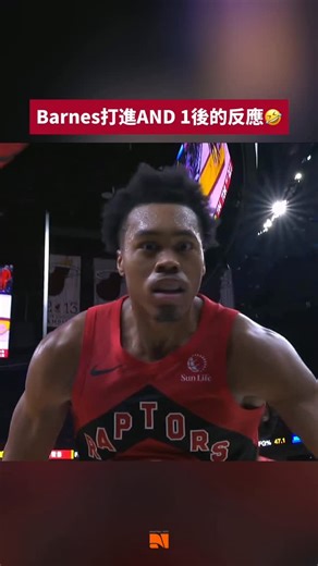 籃球筆記 | ｜一起來看Scottie Barnes打進AND 1後的反應🤣 今日 #暴龍 於客場對陣 #熱火 的比賽中，Scottie Barnes在一次禁區進攻中被Davion Mitchell犯規，不過Barnes仍將球打進，後續自己也以專屬的方式慶祝了段時間！ Via @nba | Instagram