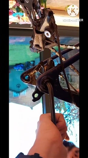 SRAM made this part SO easy to replace #mtb #bikemaintenance #shorts