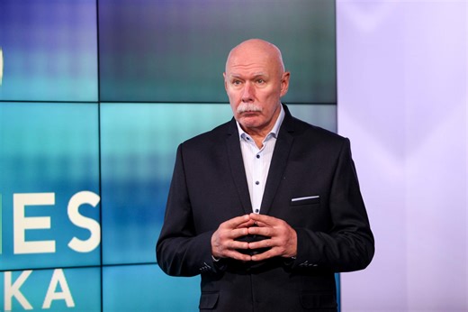 Pēteris Apinis: Farmaceita vieta Latvijas birokrātiskajos normatīvajos aktos priekšvēlēšanu trakumā