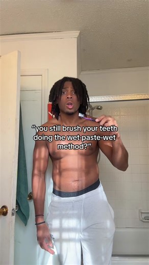 you cant just do paste-mouth, it doesnt work like that. #wetpastewet #toothbrush #tothisday #brushingteeth #meathod