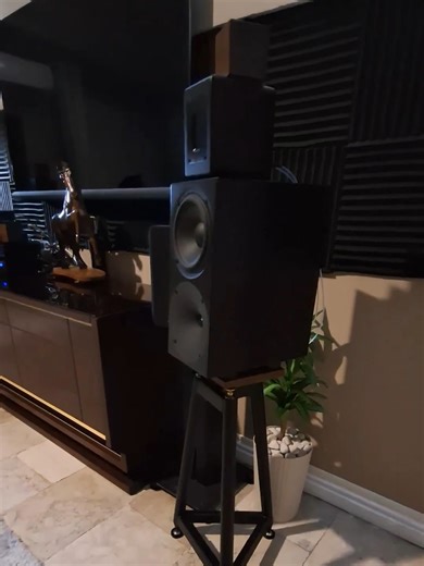 Aperion Audio RST Super Tweeter Speaker Buchardt Bookshelf Speaker The APERION Super Tweeter speakers are a high-fidelity compliment to any home audio system. Designed to reside on top of your existing speaker, the Super Tweeter can be used from 8kHz to 40kHz. With 5 preset crossover points, and a new Treble Adjust knob up to -5 dB, the Aperion Audio Super Tweeter provides customizable bright and detailed sound, enhances the stereo sound field width & depth and accentuates ultra-high frequency e