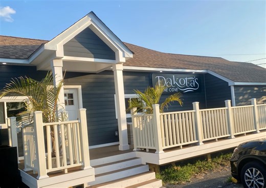 Restaurant review: Dakota’s on the Cove – Bronx Times