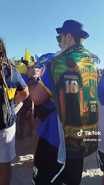 ESTO ES BOCAAA Dale MG y compartí! SEGUINOS en Instagram @drone.arr #drone #miamibeach #boca #bocajuniors #bocajuniorsoficial💛💙 #bocahviral #roman #hinchada #hinchadasargentinas #la12