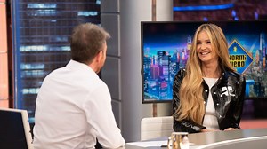 Elle Macpherson recuerda sus inicios en el mundo de la moda: "Quería ser independiente y viajar"