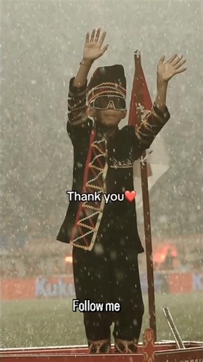 Unbelievable! Watch These Kids Master the Boat Dance in Indonesia