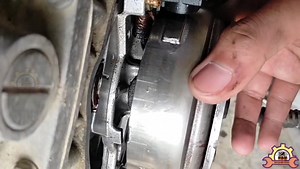 86K views · 1.5K reactions | Pwedeng lumabas ang mixture pag compression stroke na kung tukod ang valve clearance ng ating balbula. ‍ | Motorcycle Basic Mechanic | Facebook