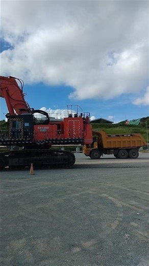 Excavator Hitachi vs Sany Truck, Large Heavy Equipment #miningequipment #heavyduty