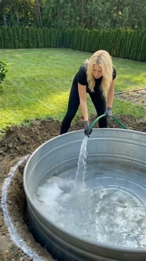 Watch how I created a smart pool design perfect for tiny spaces.A creative and space-saving idea