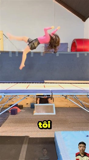 anh chàng đã làm gì cô gái vậy