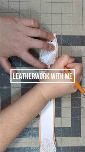 Making a belt loop from leather 🔨