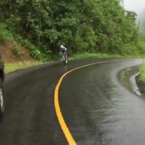 54K views · 1.4K reactions | La pente si raide que tu dois la grimper en freinant pour pas redescendre. | Dans la Musette | Facebook