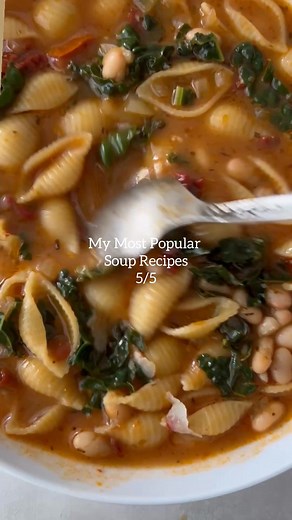 北 recipe 5/5 of my most popular soups Tuscan Kale and White Bean Soup is a hearty and healthy one. And the broth is packed with flavor. Recipe here: https://inquiringchef.com/tuscan-kale-and-white-bean-soup/ | Inquiring Chef | Facebook