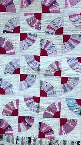 Vintage Fan Quilt c1940’s 82” x 58”
