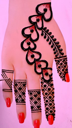 Easy Arabic Mehndi Design for Modern Turkish Look